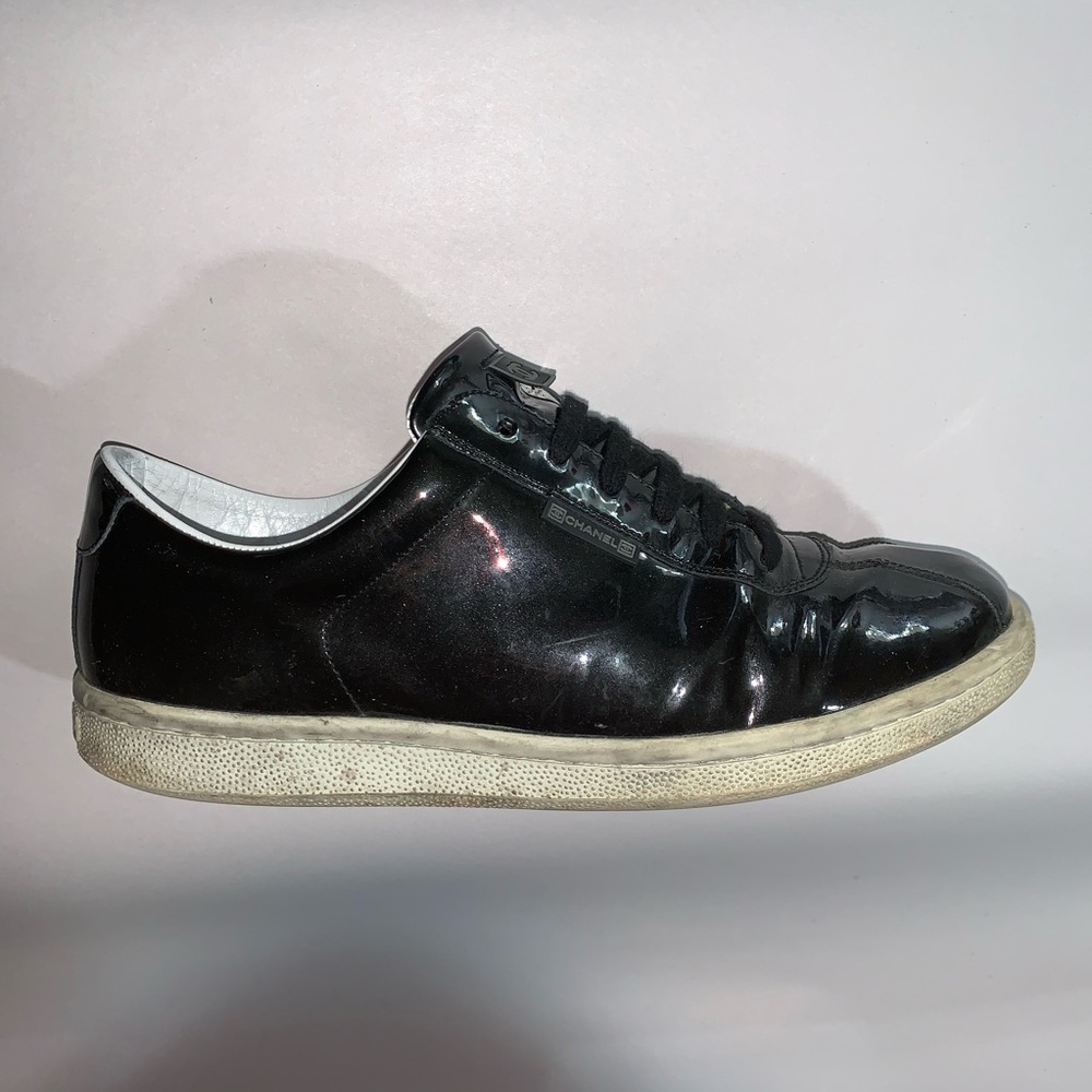 CHANEL size 40 black patent leather sneakers - Picture 7 of 12